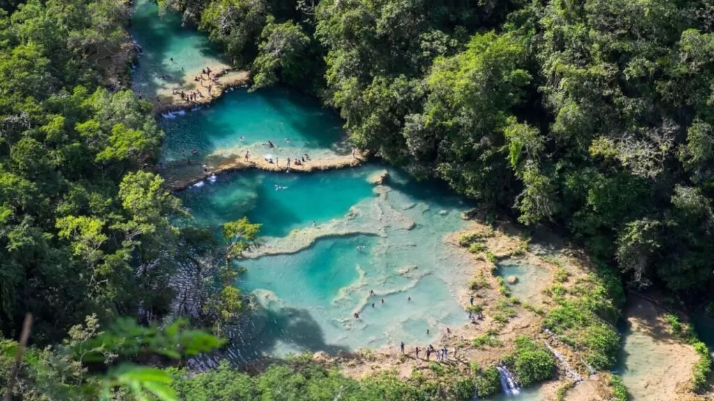 Guatemala, Alta Verapaz, Lanquin, Semuc Champey natural site, Cahabon river generates 300-meter waterfalls and turquoise pools.